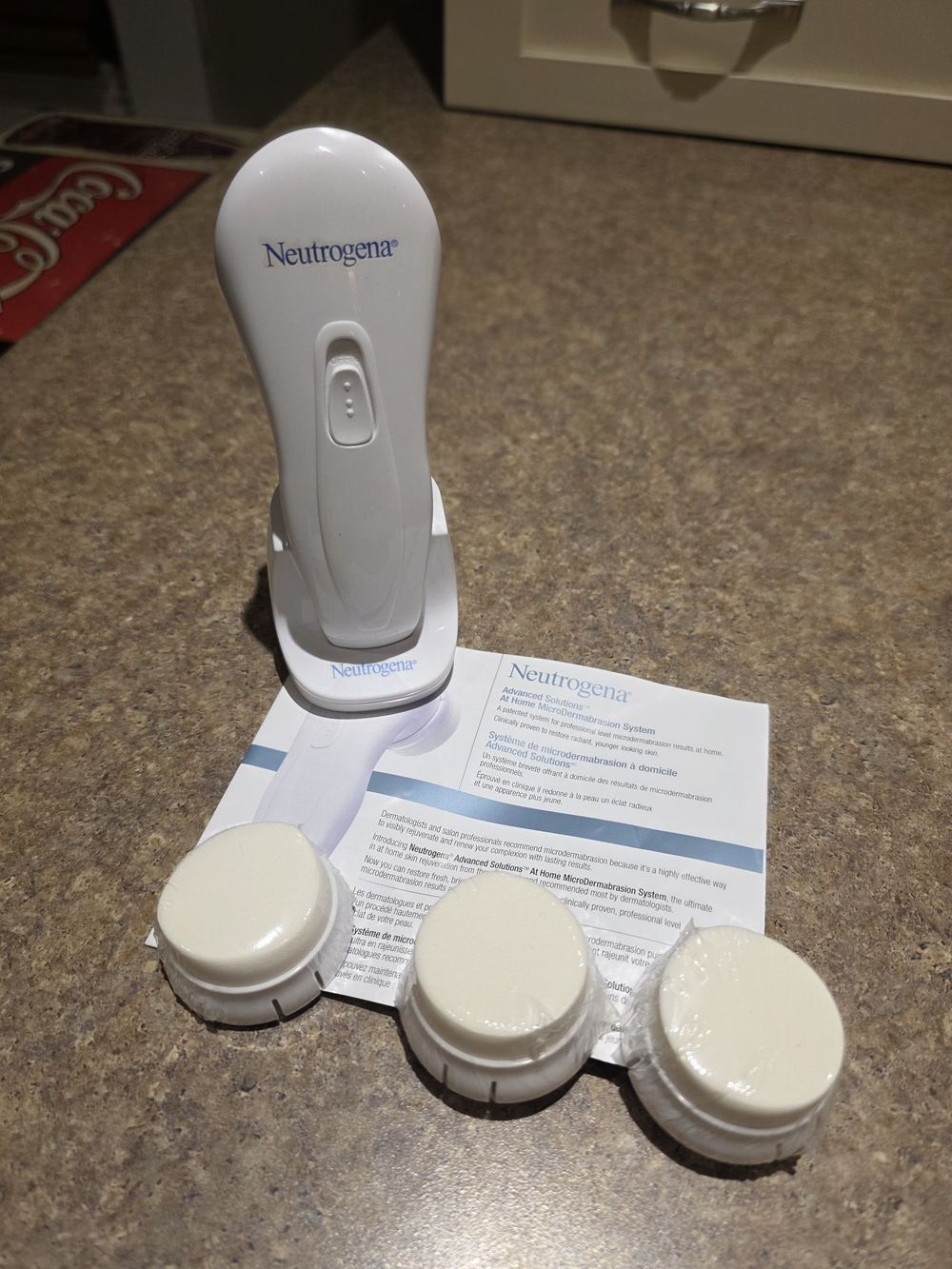 Neutrogena White Facial Microdermabrasion System with Replacement Caps